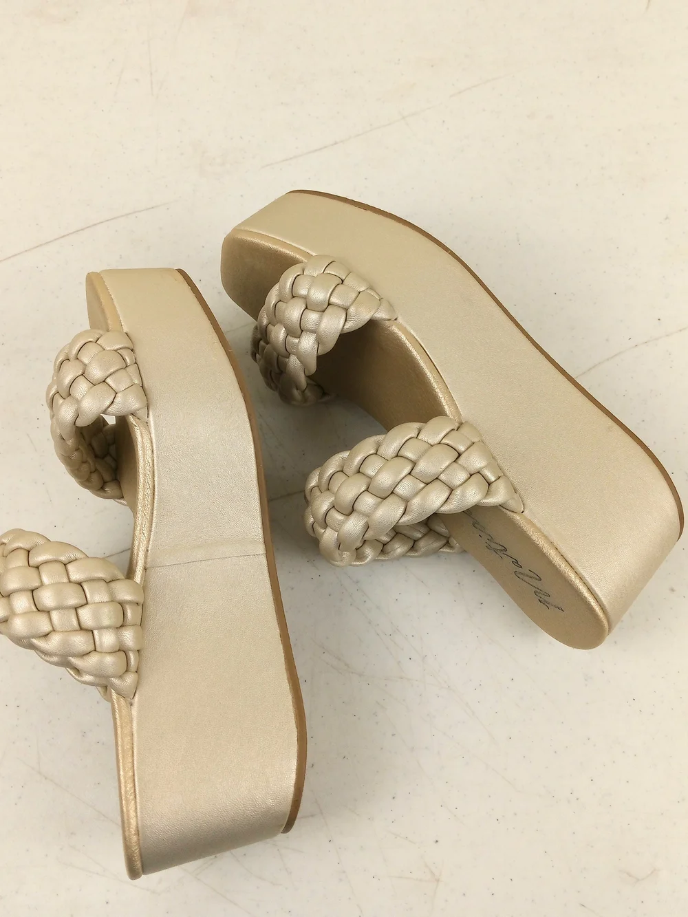 Matisse Woven Double-Strap Platform Sandal in Gold Leather Size 7 Slip On